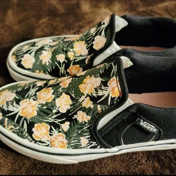 Vans Kids Floral Slip-On Shoes - Black and Pink - Picture 7 of 9